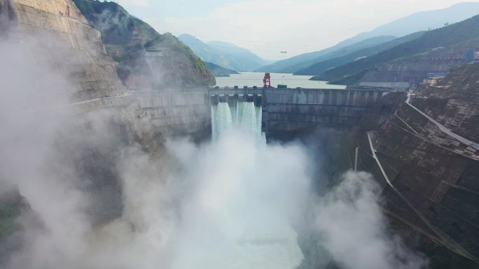 A157 白鹤滩水电站大坝出水航拍远景