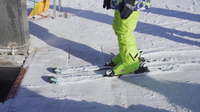 练习滑雪
