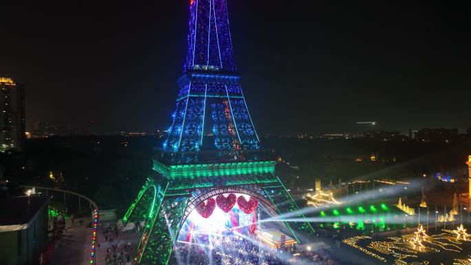深圳世界之窗埃菲尔铁塔炫彩灯光迎新音乐节