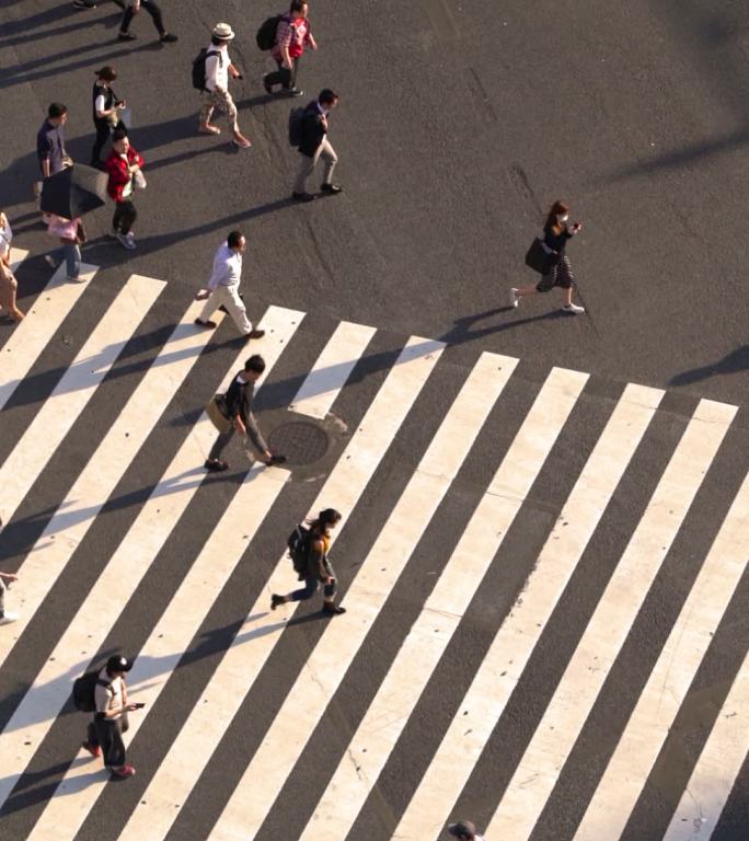 日本东京涉谷十字路口的行人