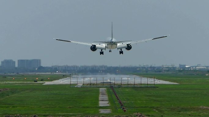 飞机在机场降落起降起飞空港跑道滑行客机空