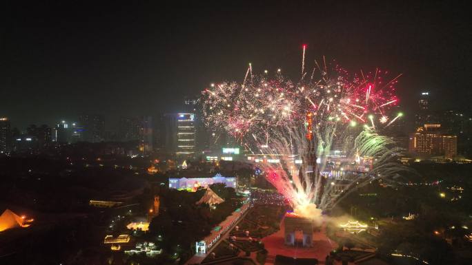 深圳世界之窗圣诞狂欢夜烟花秀喜迎新年2