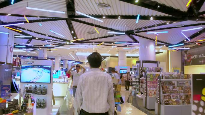 泰国曼谷大型超市里的家电卖场