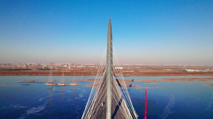 天津冬季独流减河上的团泊新桥风光