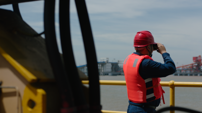 4k 码头港口工人作业 港口人员 吊机