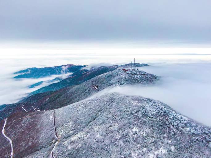 4K 雷公山冬季云雾缭绕延时摄影