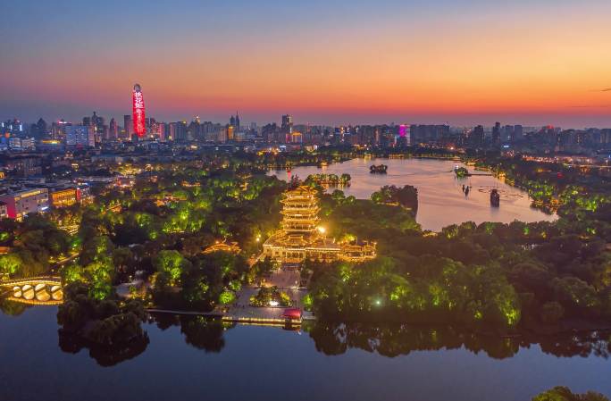 济南大明湖夜景