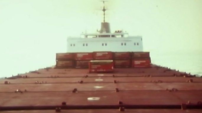 70年代海上货轮航行