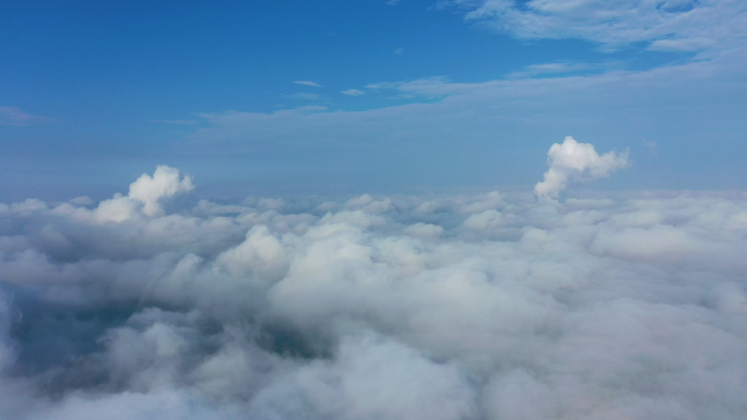 4k航拍清晨穿云素材