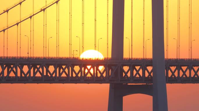 钢结构桥日落夕阳海上建筑
