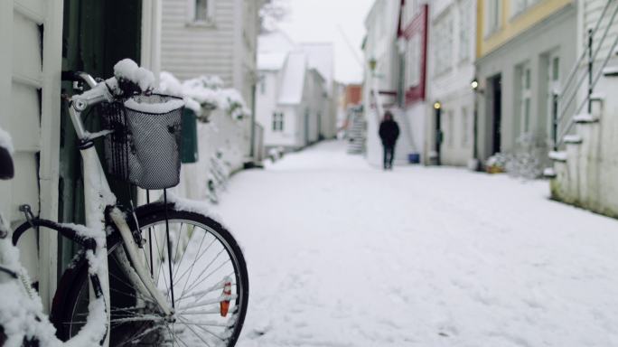 挪威冬季圣诞节雪天街景寒冷