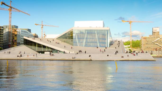 奥斯陆，挪威国家歌剧院和芭蕾舞团大楼
