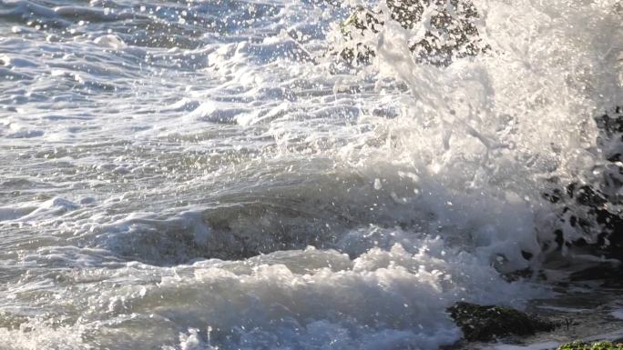 海浪浪花冲击礁石海水升格