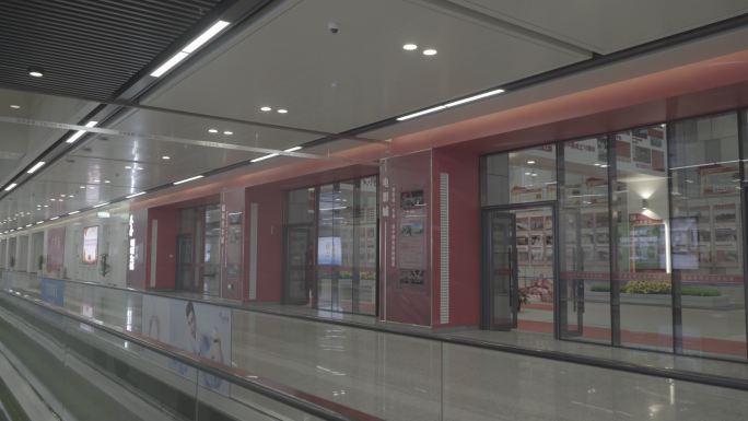 长春机场廊道4K视频素材步梯