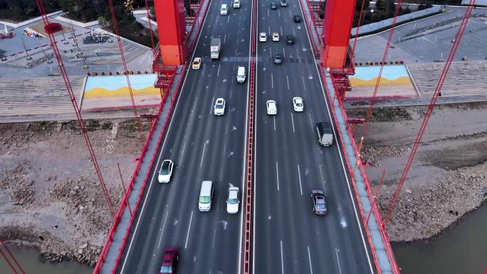 航拍鹦鹉洲长江大桥上车辆进隧道武汉无人机