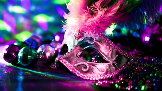 狂欢节，里约狂欢节面具和五颜六色的装饰。