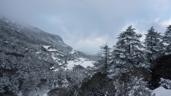 雪山云雾延时4k