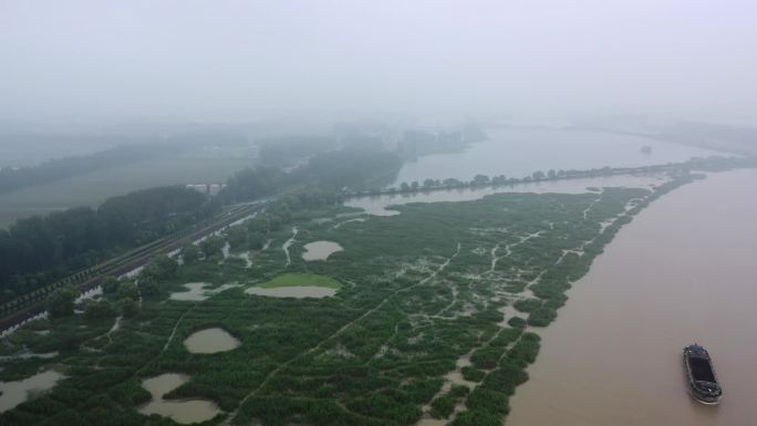 长江洪水水淹村庄村庄泡在水中长江水位