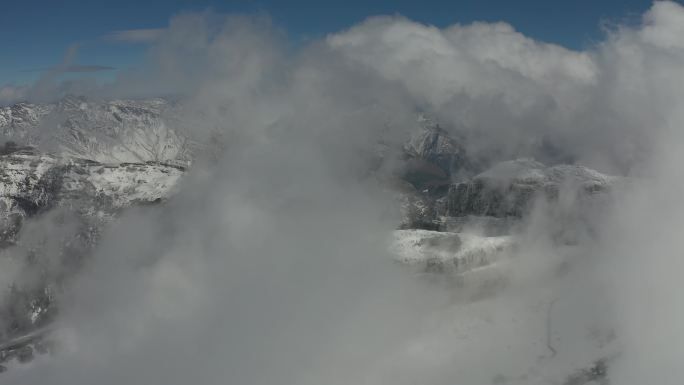 航拍轿子雪山