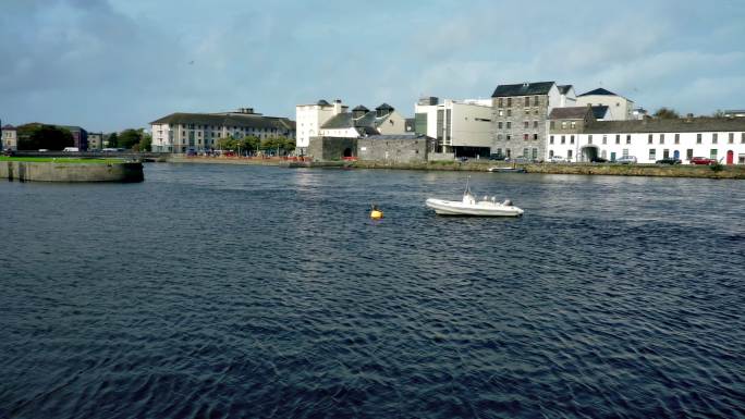 爱尔兰城市风景湖面湖泊湖水碧波荡漾实拍视
