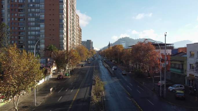 智利圣地亚哥秋天的街道