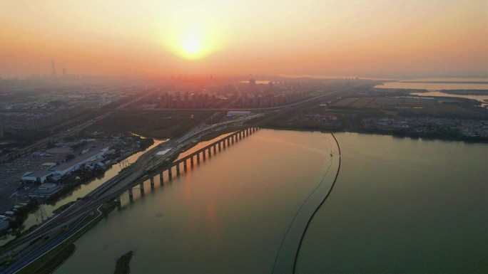 江苏京沪高速阳澄湖服务区航拍落日夕阳视频