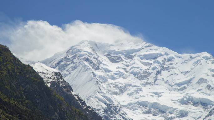 美丽的山峰4K延时山顶水汽雾气喜马拉雅山