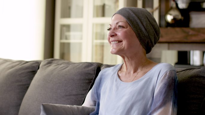 一位患癌症的妇女幸福
