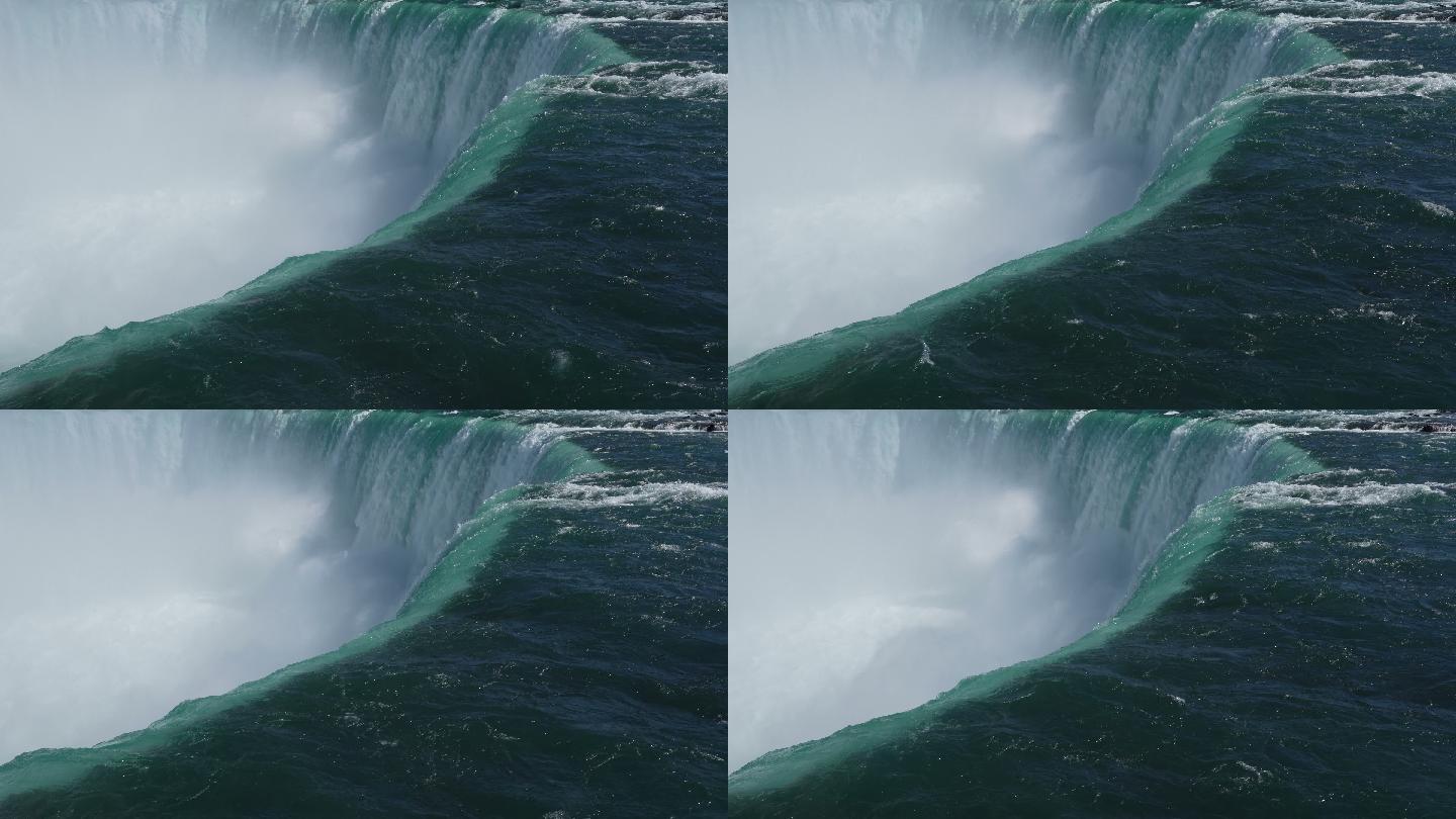 加拿大安大略省夏季的尼亚加拉大瀑布。