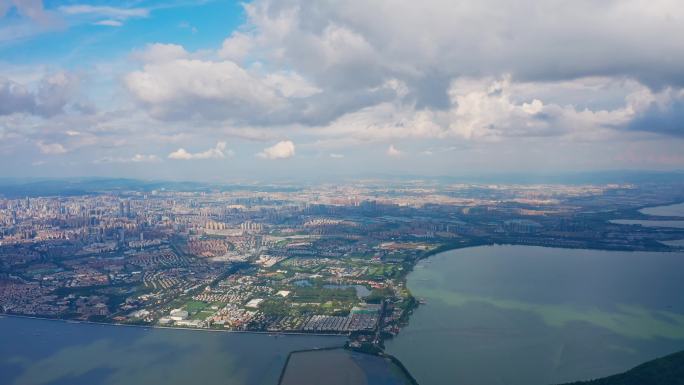 昆明西山小石林山顶俯瞰昆明城市风光