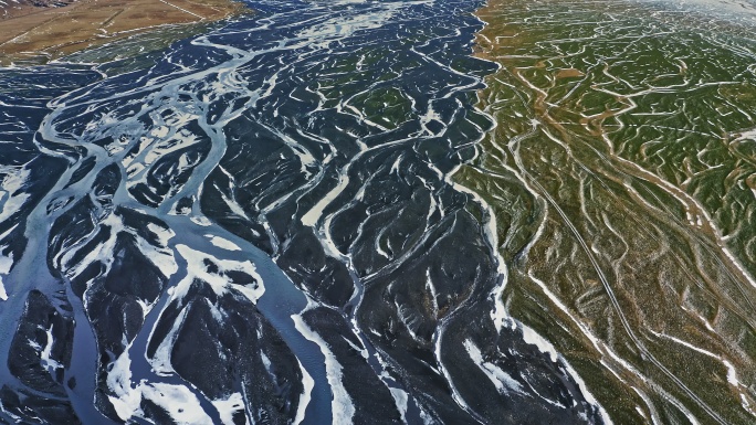 冬季冰岛三角洲水流形态鸟瞰图