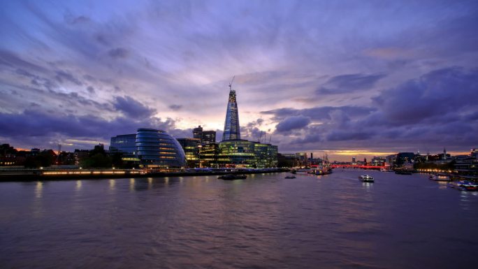 伦敦日落高清后堂。从塔桥到泰晤士河