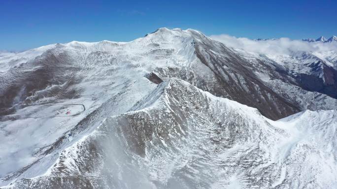 四川雅安市夹金山雪山航拍4K