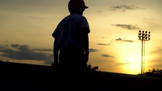 棒球运动员棒球运动员剪影夕阳棒球教练