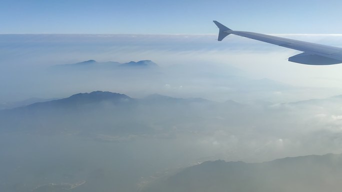 飞机航拍 大好山河 蓝天白云 烟雾缭绕