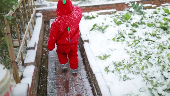 冬天小孩玩雪16组