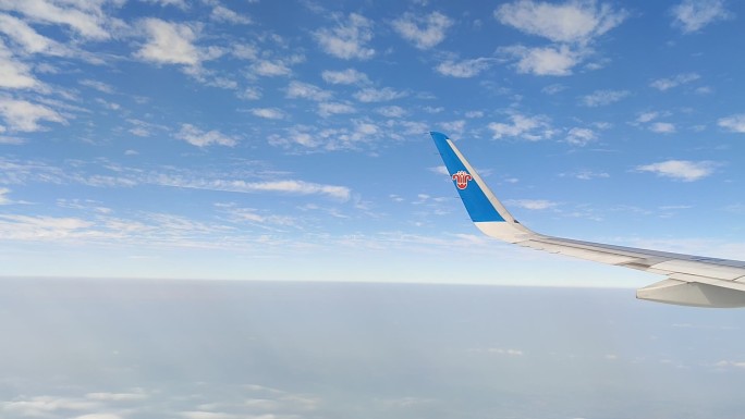 南方航空 实拍 飞机翅膀 天空 蓝天白云