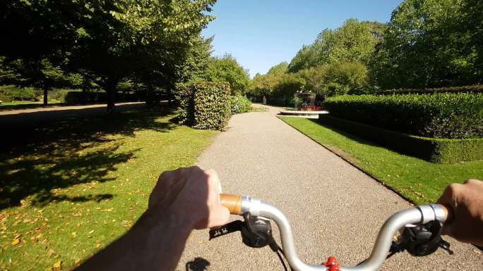 从自行车角度看伦敦丽晶公园大道花园