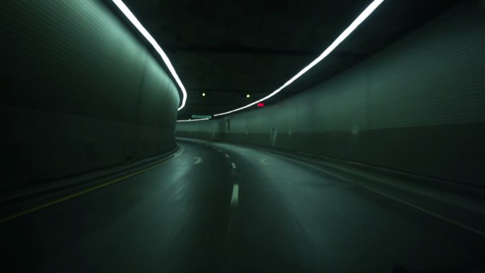在隧道内超速行驶行驶视角通道空间