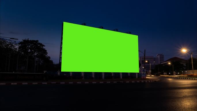 夜间交通时间推移，绿屏广告牌