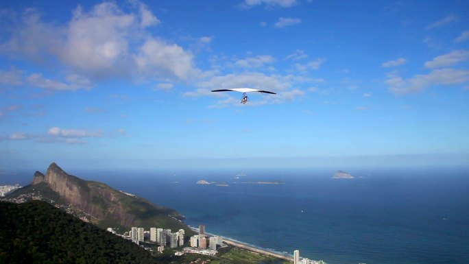 巴西悬挂式滑翔机滑翔翼飞行空中飞翔极限运