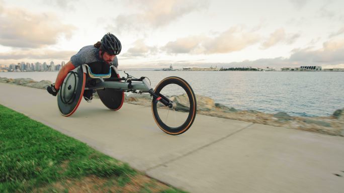残障轮椅运动员身残志坚拼搏奋斗坚强