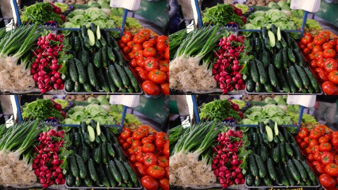 市场摊位上的蔬菜