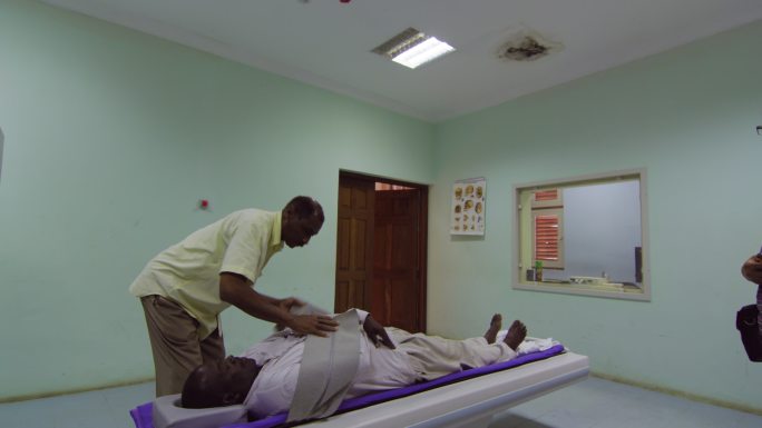 非洲医院里的核磁共振扫描仪
