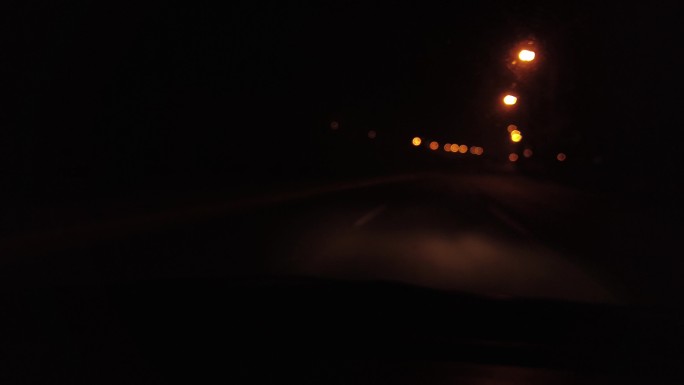 夜晚 公路 开车