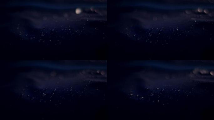 水滴落在合成防水织物上。