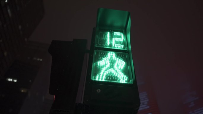 街头红绿灯，人行红绿灯，交通安全夜晚马路