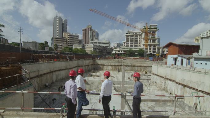 非洲坦桑尼亚市中心建筑工地工程师