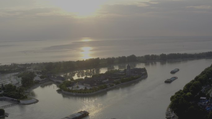 高邮镇国寺京杭运河日光航拍4K素材