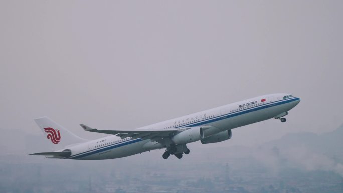 杭州萧山机场4k实拍飞机滑行到起飞